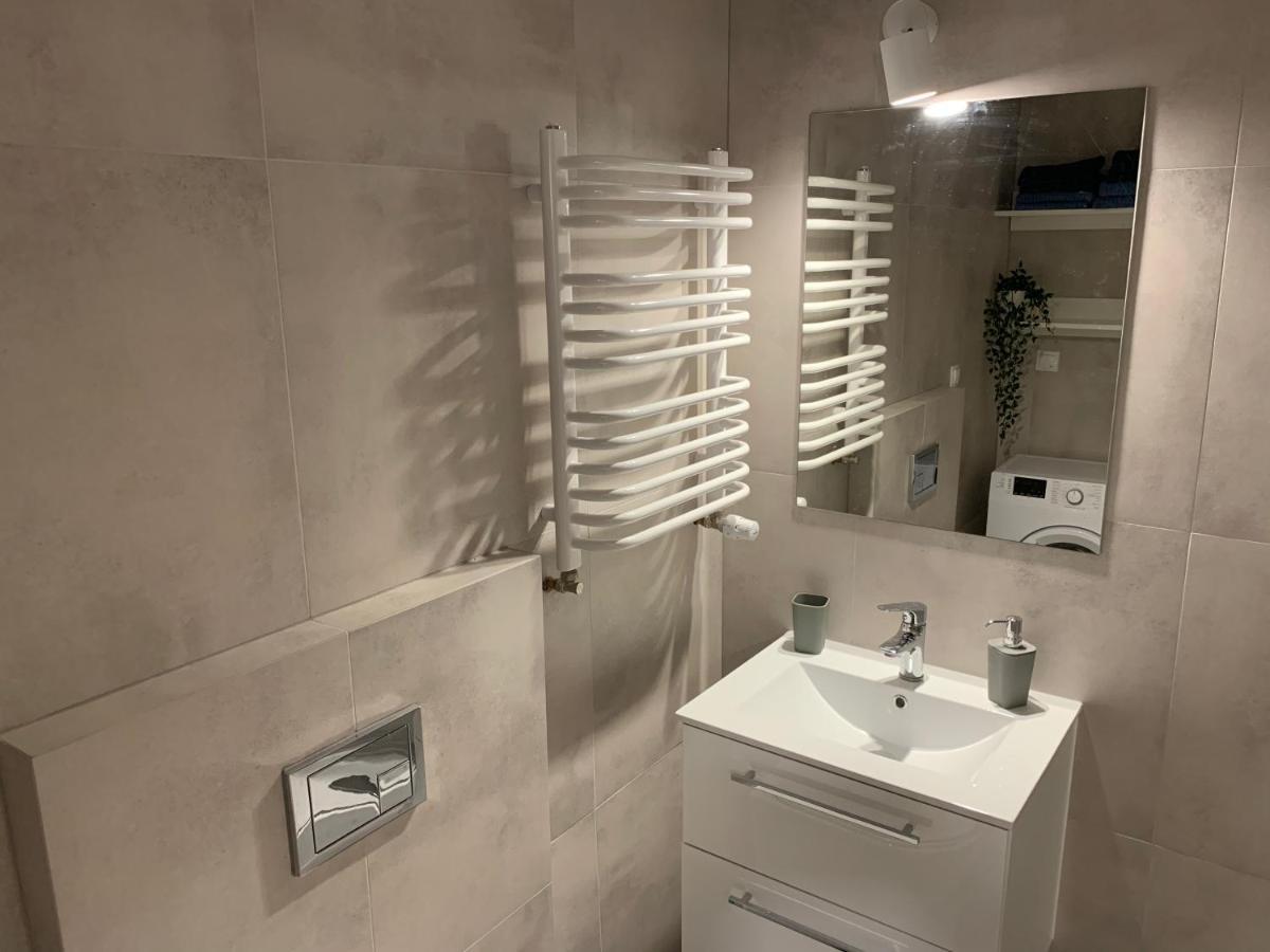 Apartament Pod Gwiazdami Apartment Ostrow Wielkopolski Ngoại thất bức ảnh